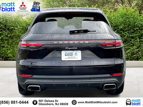 Used 2022 Porsche Cayenne Platinum Edition image 5