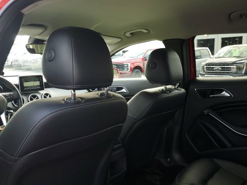 Used 2015 Mercedes-Benz GLA 250 4MATIC image 14