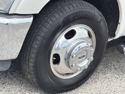 Used 2016 Ford F350 Lariat w/ Lariat Interior Package RWD image 9