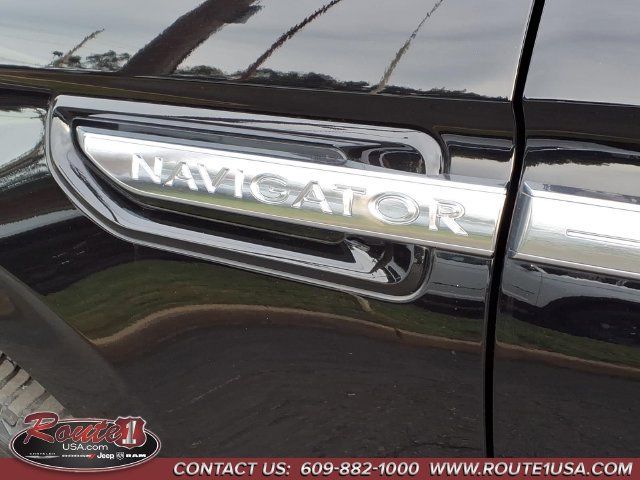 Used 2021 Lincoln Navigator L Reserve w/ Luxury Package AWD/4WD image 10