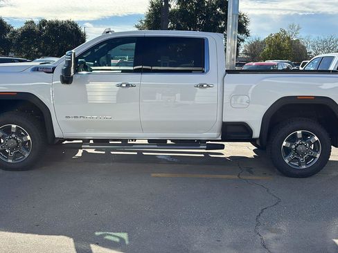 New 2026 GMC Sierra 2500 SLT w/ SLT Premium Package AWD/4WD image 4