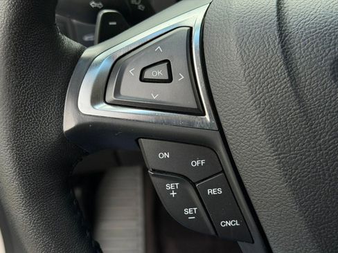 Used 2017 Ford Edge Titanium w/ Equipment Group 301A AWD/4WD image 15