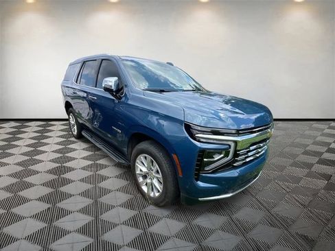 Used 2025 Chevrolet Tahoe Premier AWD/4WD image 6