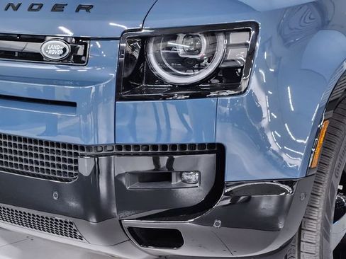 New 2026 Land Rover Defender 110 X-Dynamic SE image 11