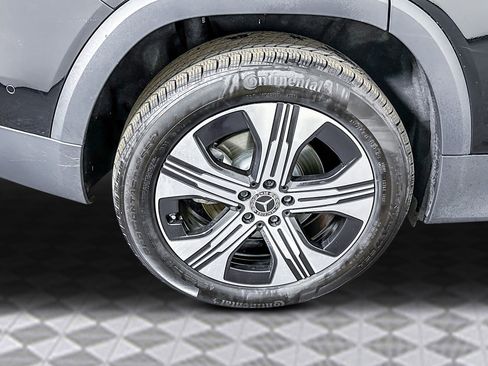 Used 2024 Mercedes-Benz EQB 300 4MATIC image 32