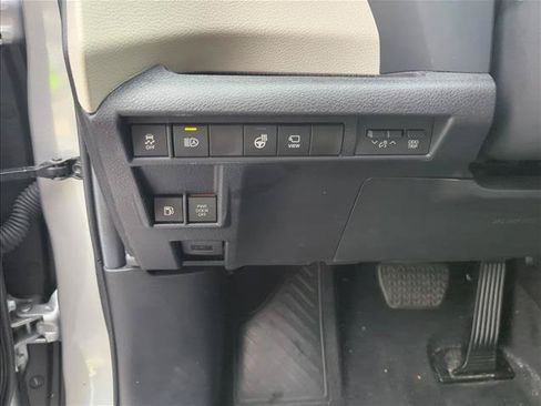 Certified 2025 Toyota Sienna Platinum AWD/4WD image 11