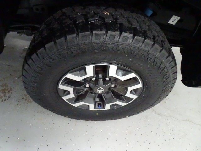 Used 2023 Toyota Tacoma TRD Off-Road AWD/4WD image 28
