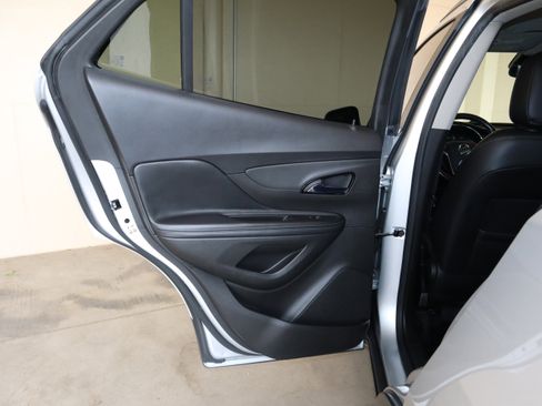 Used 2019 Buick Encore Essence AWD/4WD image 37