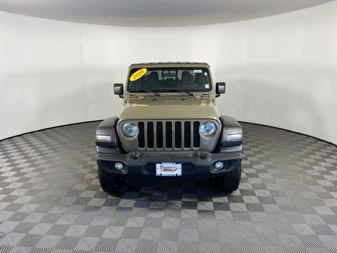 Used 2020 Jeep Gladiator Sport w/ Quick Order Package 24S AWD/4WD image 2