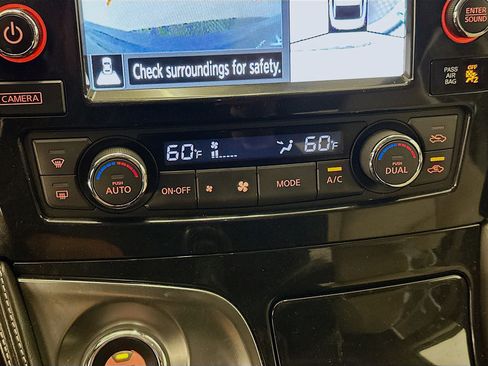 Used 2017 Nissan Maxima Platinum FWD image 24