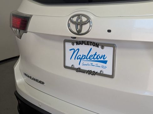 Used 2014 Toyota Highlander Limited w/ Driver Technology Package FWD image 8