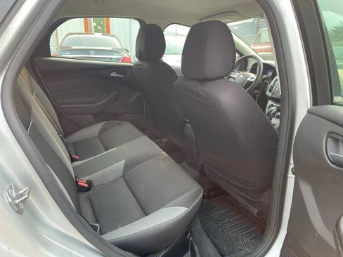 Used 2014 Ford Focus SE FWD image 12