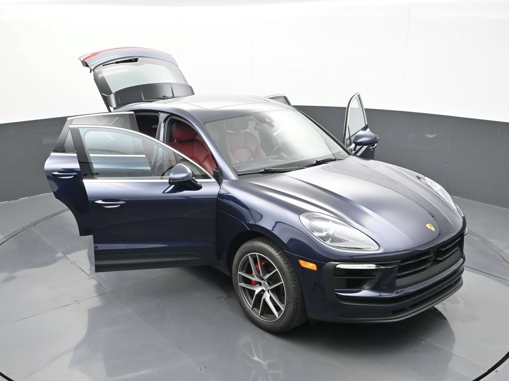 Certified 2023 Porsche Macan S AWD/4WD image 34