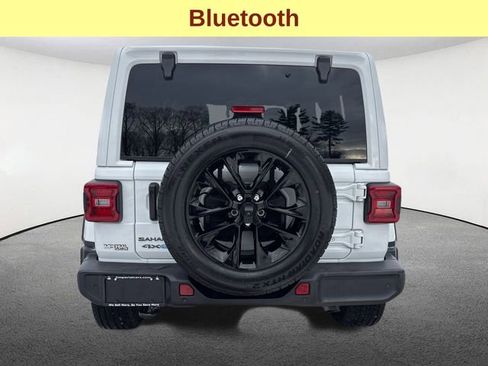 Used 2025 Jeep Wrangler Unlimited Sahara w/ Safety Group image 12