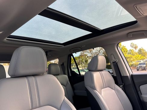 Certified 2024 Honda Pilot Touring image 15