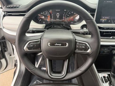 Used 2025 Jeep Compass Limited AWD/4WD image 28