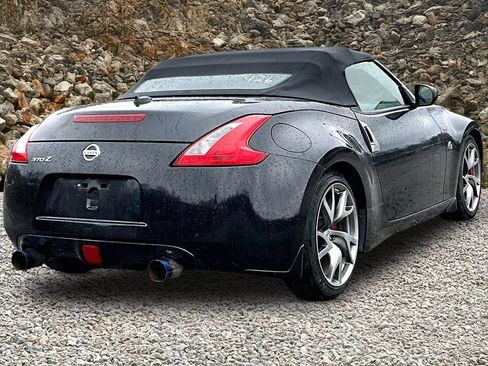 Used 2014 Nissan 370Z Touring w/ Sport Package RWD image 2