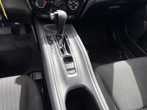 Used 2018 Honda HR-V LX image 24