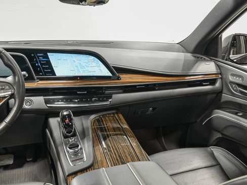 Used 2023 Cadillac Escalade Premium Luxury w/ LPO, Floor Liner Package AWD/4WD image 32