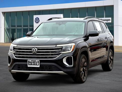 New 2026 Volkswagen Atlas SE FWD image 4