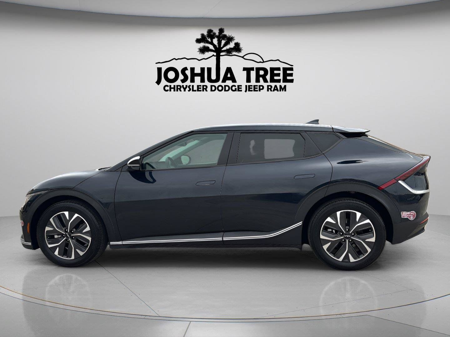 Used 2024 Kia EV6 Light RWD image 4