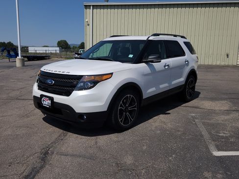 Used 2014 Ford Explorer Sport w/ Equipment Group 401A AWD/4WD image 2