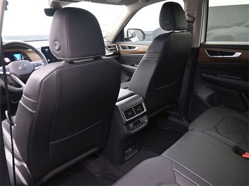 New 2026 Volkswagen Atlas SE image 10