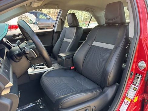 Used 2014 Toyota Camry SE image 8
