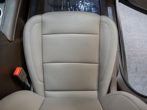 Used 2023 GMC Yukon XL SLT w/ SLT Premium Package image 37