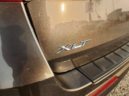 Used 2020 Ford Explorer XLT w/ Equipment Group 202A AWD/4WD image 9