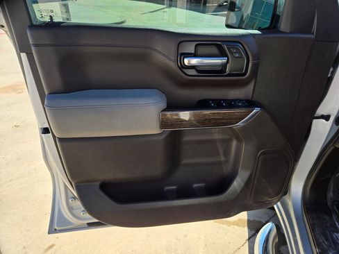 Certified 2022 GMC Sierra 1500 SLE image 11