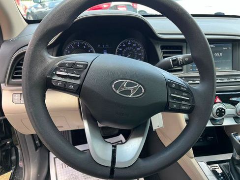 Used 2019 Hyundai Elantra SEL FWD image 15