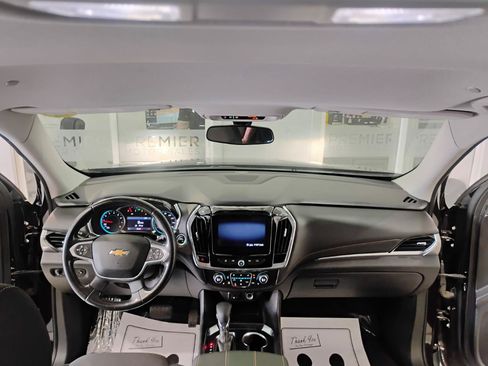 Used 2021 Chevrolet Traverse LT FWD image 20