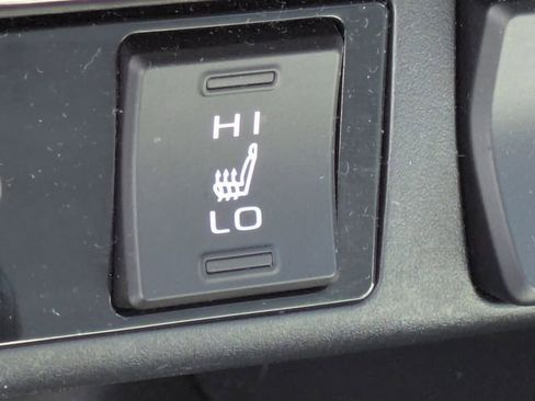Used 2020 Toyota RAV4 XLE Premium FWD image 27