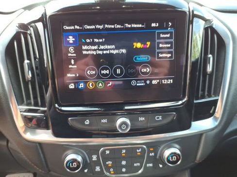Used 2023 Chevrolet Traverse RS FWD image 22