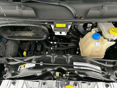 Used 2025 RAM ProMaster 2500 w/ U-Haul Equipment Group FWD image 31