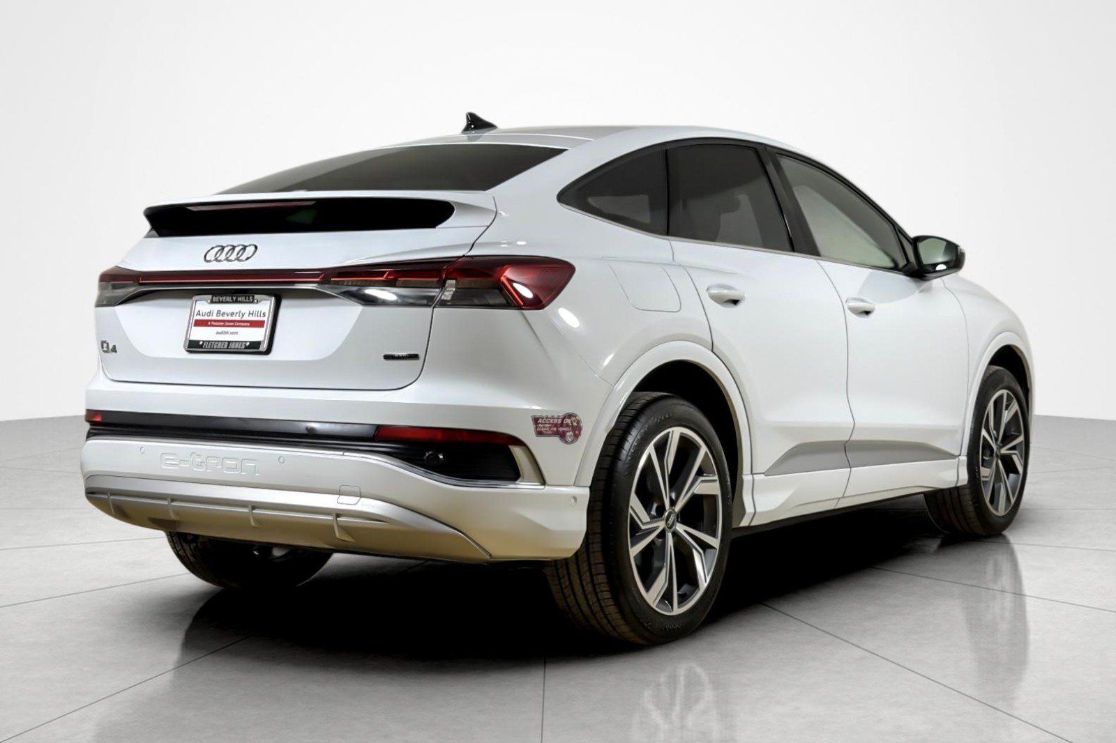 Certified 2023 Audi Q4 e-tron Premium Plus AWD/4WD image 5