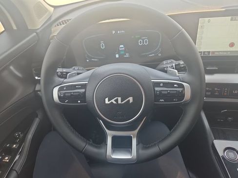 Certified 2025 Kia Sportage EX w/ EX Premium Package AWD/4WD image 20