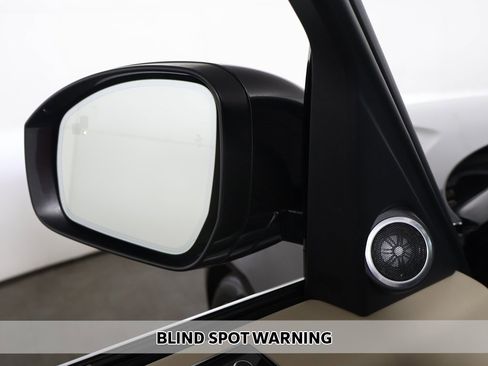 Used 2020 Land Rover Range Rover HSE image 7