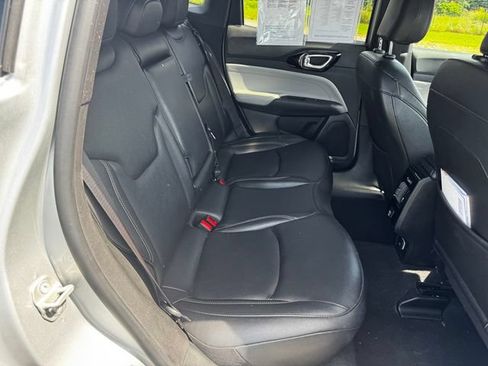 Used 2025 Jeep Compass Limited AWD/4WD image 16