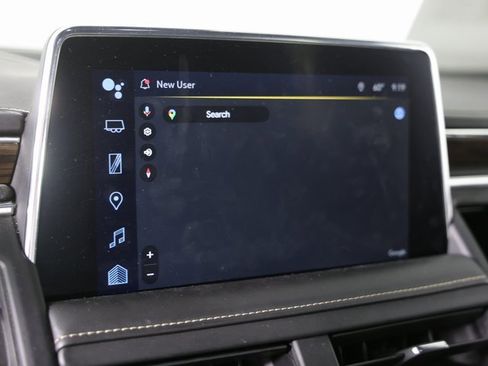 Used 2023 Chevrolet Suburban Premier image 11