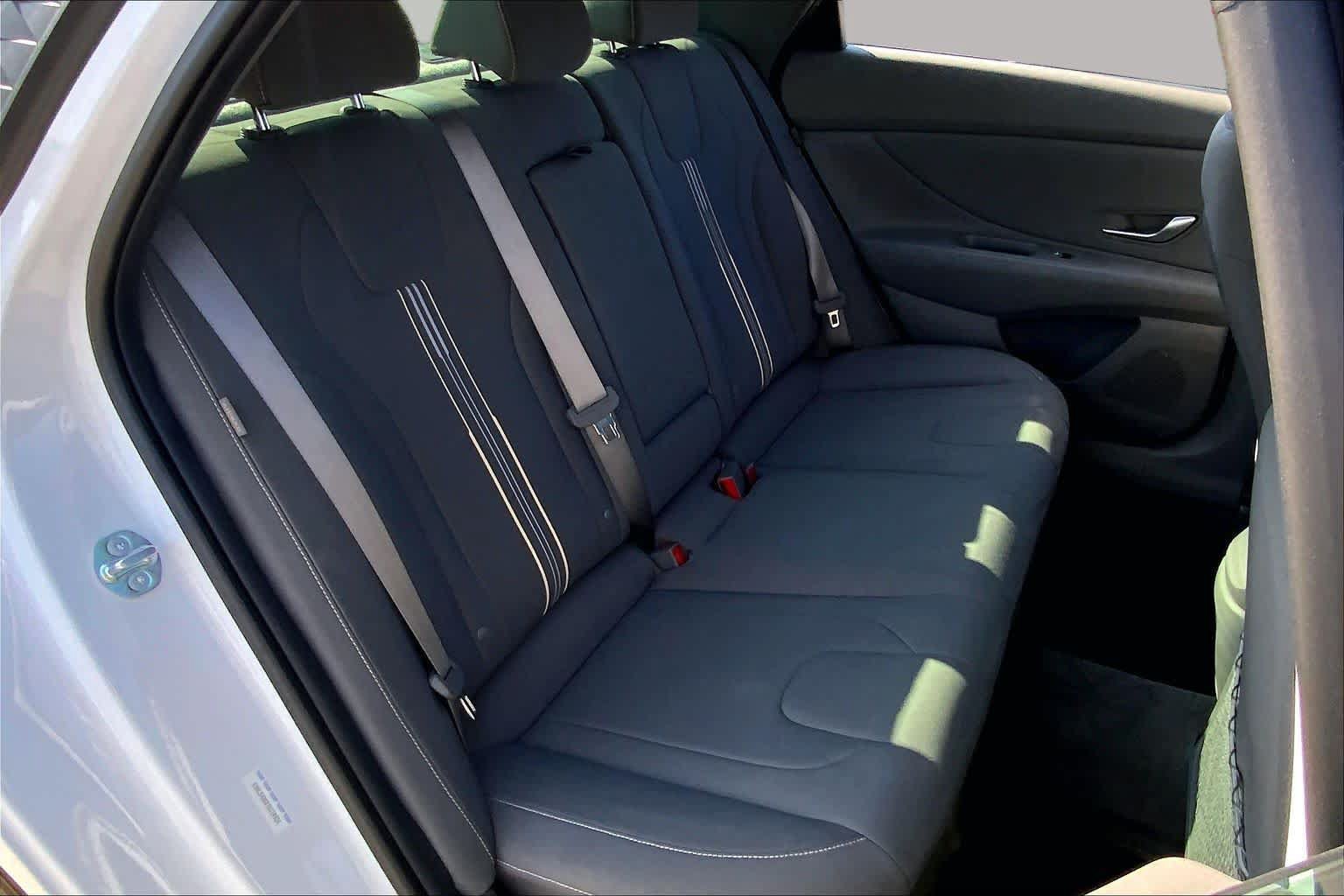 Used 2026 Hyundai Elantra SEL Sport Premium w/ Cargo Package FWD image 19