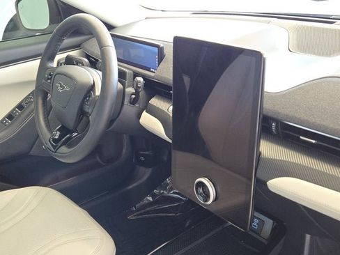 Used 2022 Ford Mustang Mach-E Premium image 5