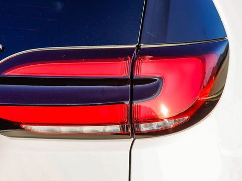 New 2026 Chrysler Pacifica Select w/ S Appearance Package image 10