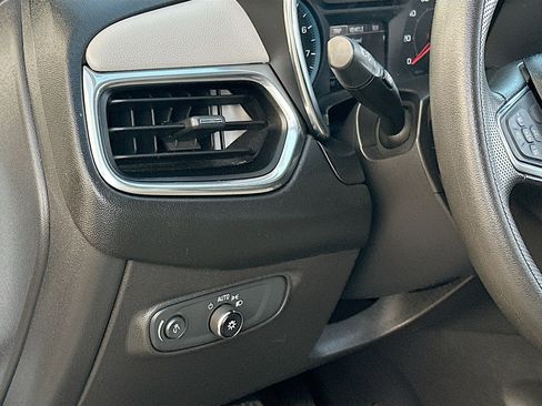 Used 2020 Chevrolet Equinox LS image 10