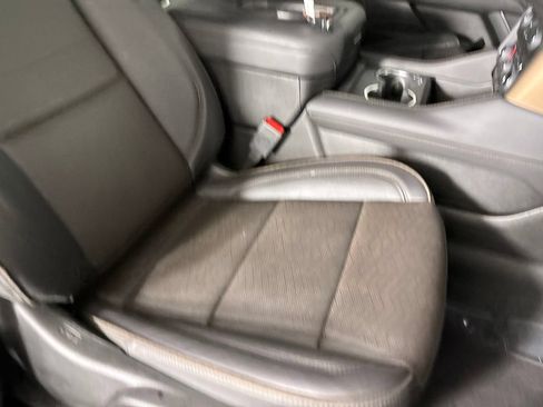 Used 2024 Chevrolet Suburban High Country RWD image 35