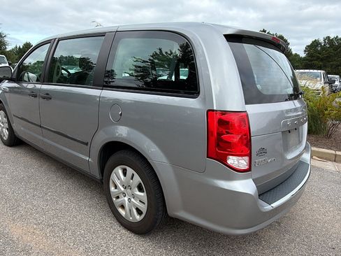 Used 2015 Dodge Grand Caravan American Value Package w/ UConnect Hands-Free Group FWD image 10