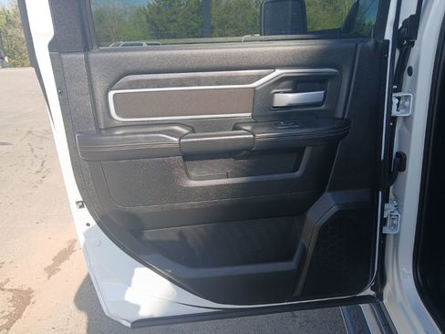 Used 2024 RAM 3500 Big Horn AWD/4WD image 40