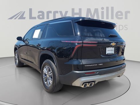 Certified 2026 Chevrolet Traverse LT w/ Driver Confidence Package AWD/4WD image 3