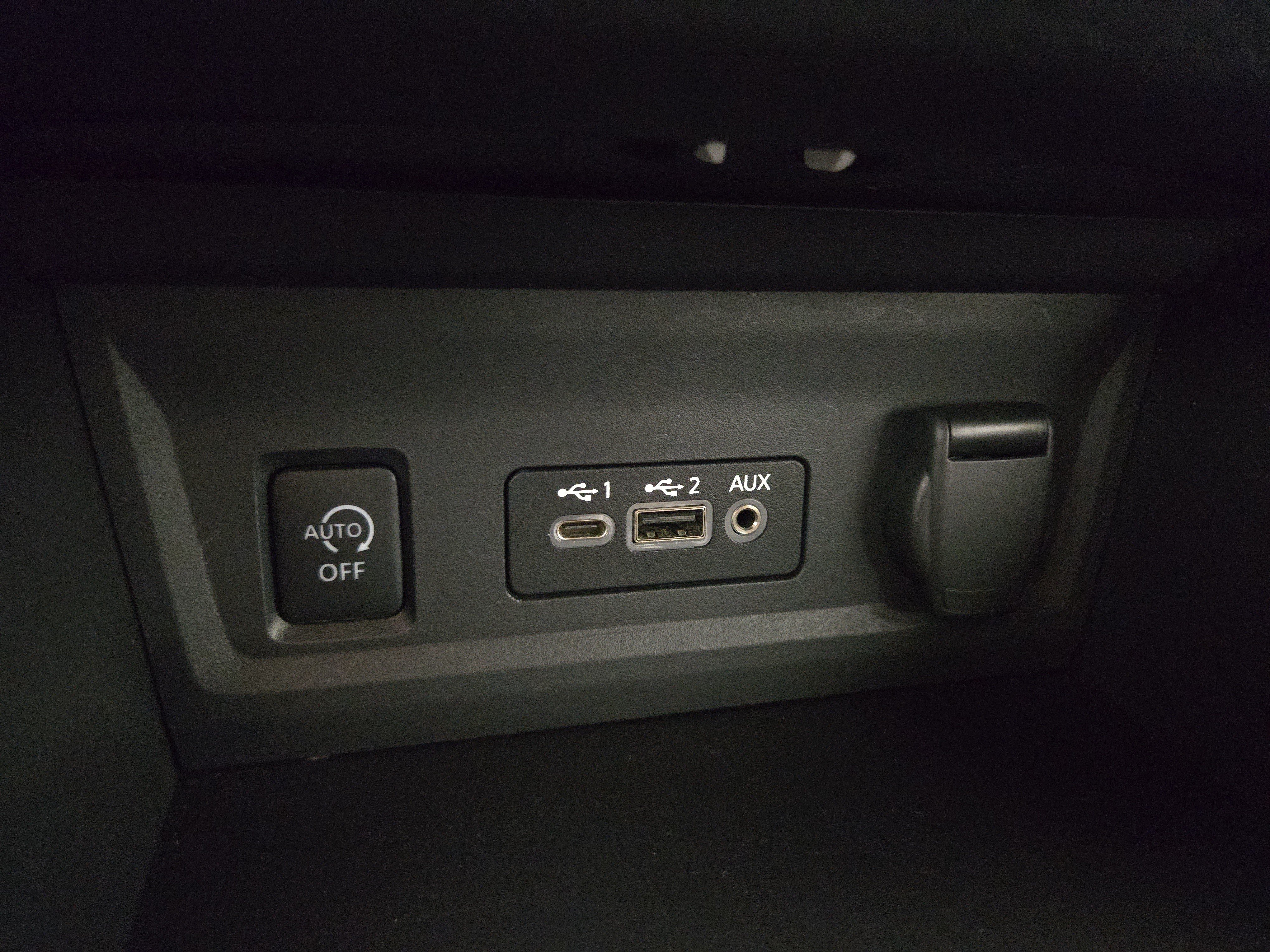 Used 2024 Nissan Sentra SV FWD image 27